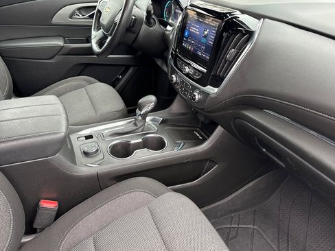 Certified 2022 Chevrolet Traverse LT w/ LPO, Floor Liner Package image 18