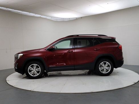 Used 2020 GMC Terrain SLE w/ Driver Convenience Package FWD image 4