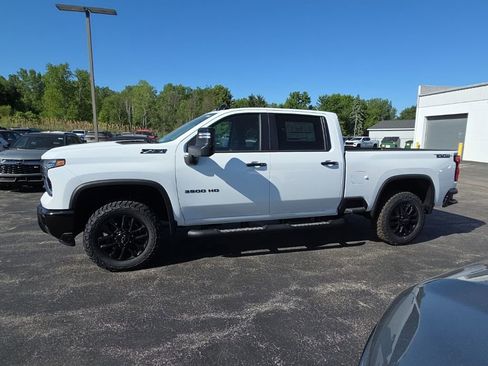 New 2026 Chevrolet Silverado 3500 LT w/ Trail Boss Package AWD/4WD image 4