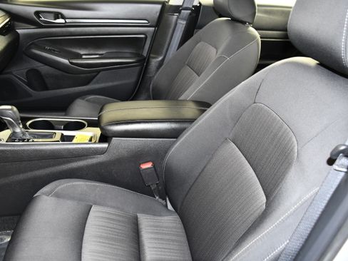 Used 2024 Nissan Altima 2.5 SV FWD image 37