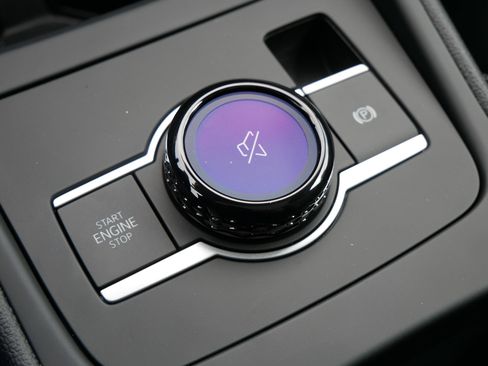 New 2026 Volkswagen Tiguan SE image 9