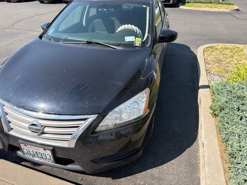 Used 2014 Nissan Sentra SV FWD image 2