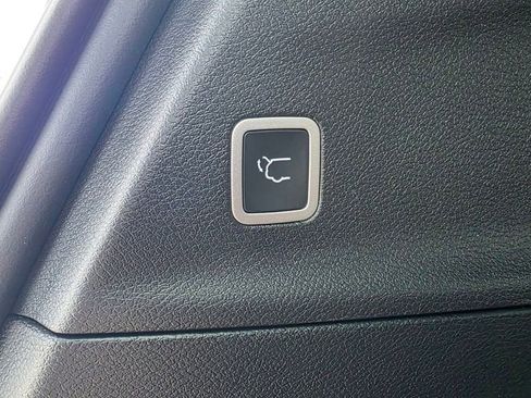 New 2026 Chrysler Pacifica Select w/ S Appearance Package image 19