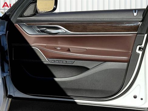 Used 2022 BMW 750i xDrive 750i xDrive w/ Executive Package image 28