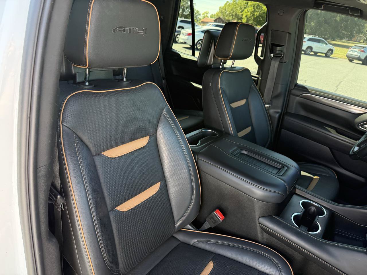 Used 2024 GMC Yukon AT4 w/ Technology Package AWD/4WD image 24