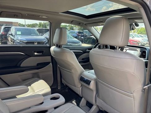 Used 2018 Toyota Highlander Limited Platinum w/ Protection Package #3 AWD/4WD image 21