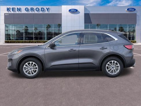 Used 2022 Ford Escape SE w/ Convenience Package FWD image 3