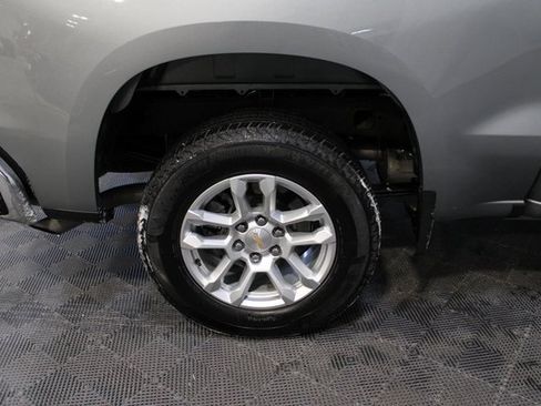 Used 2025 Chevrolet Silverado 1500 LT image 9
