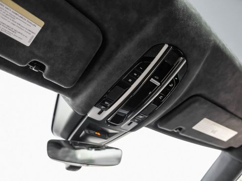 Used 2020 Porsche Cayenne Turbo image 37