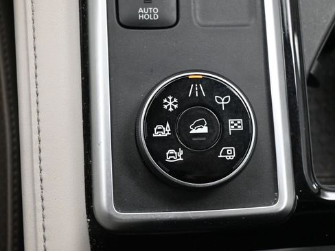 Used 2022 Nissan Pathfinder SL image 22