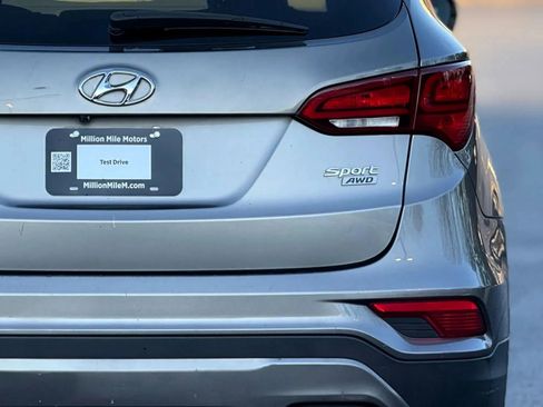 Used 2018 Hyundai Santa Fe Sport image 14