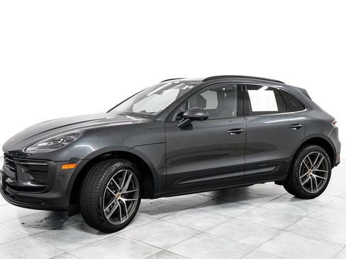 Used 2024 Porsche Macan AWD/4WD image 4