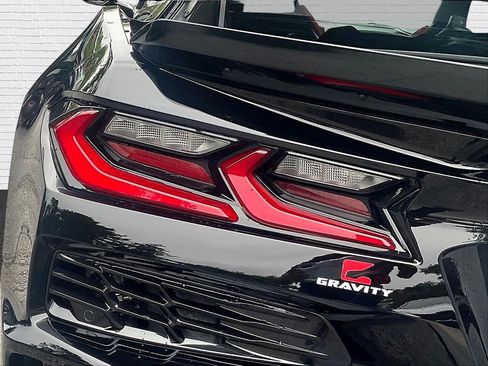Used 2024 Chevrolet Corvette Z06 RWD image 33