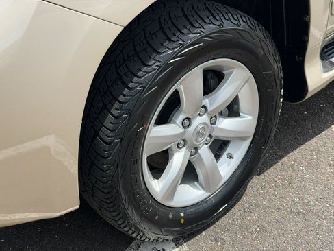 Used 2012 Lexus GX 460 w/ Comfort Plus Pkg AWD/4WD image 7
