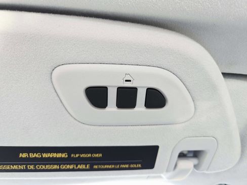 Used 2022 Chevrolet Corvette Stingray Premium Conv w/ Z51 Performance Package image 36