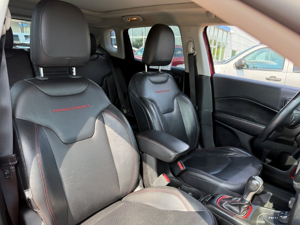 Used 2017 Jeep Compass Trailhawk w/ Leather Interior Group AWD/4WD image 24