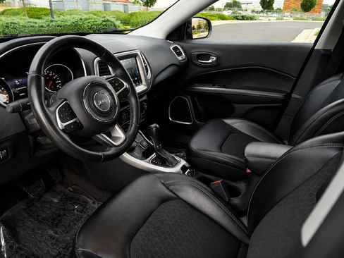 Used 2017 Jeep Compass Latitude w/ Popular Equipment Group AWD/4WD image 10