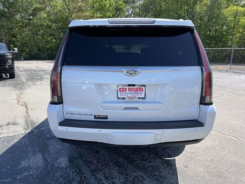 Used 2018 Cadillac Escalade ESV Platinum image 4