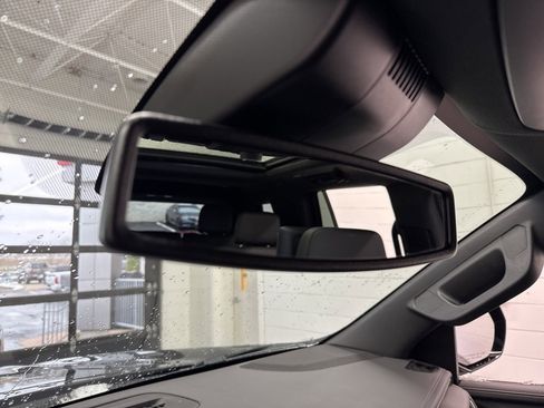 Used 2023 Chevrolet Tahoe Z71 w/ Luxury Package image 40