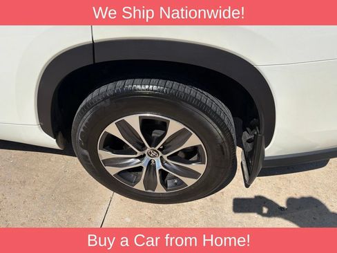 Used 2021 Toyota Highlander XLE AWD/4WD image 37