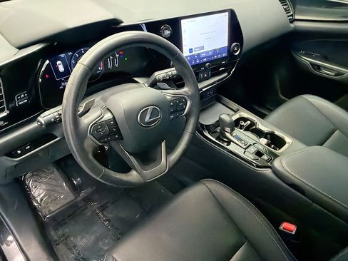 Used 2024 Lexus NX 250 FWD w/ Cold Area Package image 7