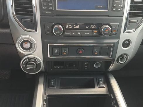 Used 2017 Nissan Titan SV AWD/4WD image 16