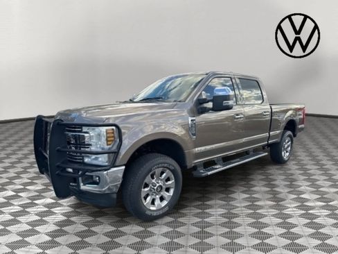 Used 2018 Ford F250 Lariat w/ Chrome Package image 7