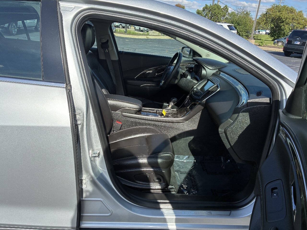 Used 2016 Buick LaCrosse Sport Touring FWD image 23
