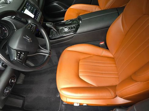 Used 2022 Maserati Levante GT image 12