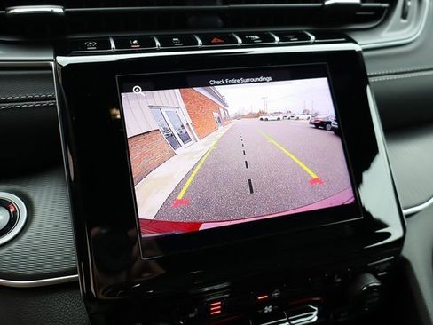 New 2025 Jeep Grand Cherokee Altitude image 18