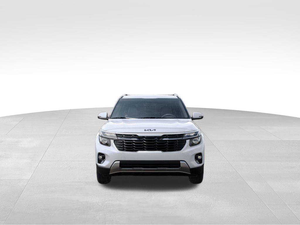 Used 2025 Kia Seltos S AWD/4WD image 2