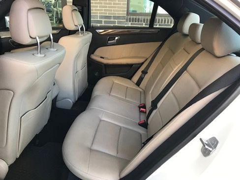 Used 2010 Mercedes-Benz E 350 Sedan image 7