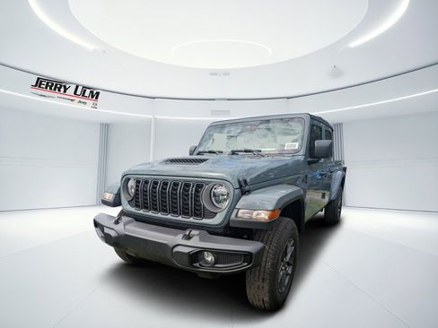 New 2025 Jeep Gladiator Sport image 6