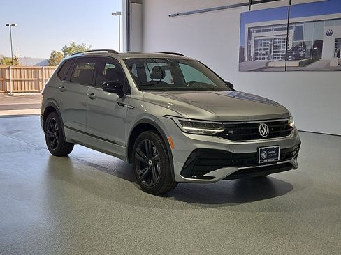Certified 2024 Volkswagen Tiguan SE R-Line w/ MDO Package, Three-Row FWD image 2