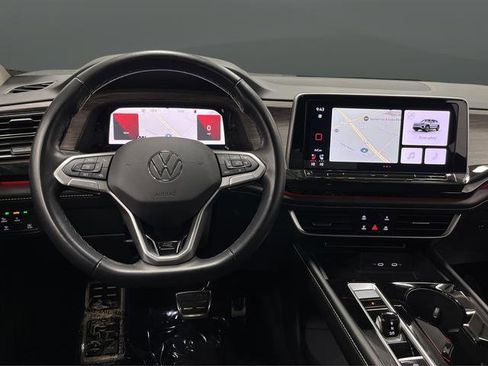 Used 2024 Volkswagen Atlas SEL Premium R-Line image 5