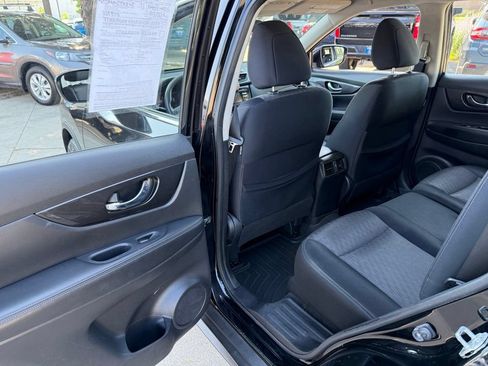 Used 2017 Nissan Rogue S AWD/4WD image 4