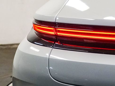 Used 2024 Porsche Panamera 4 image 11