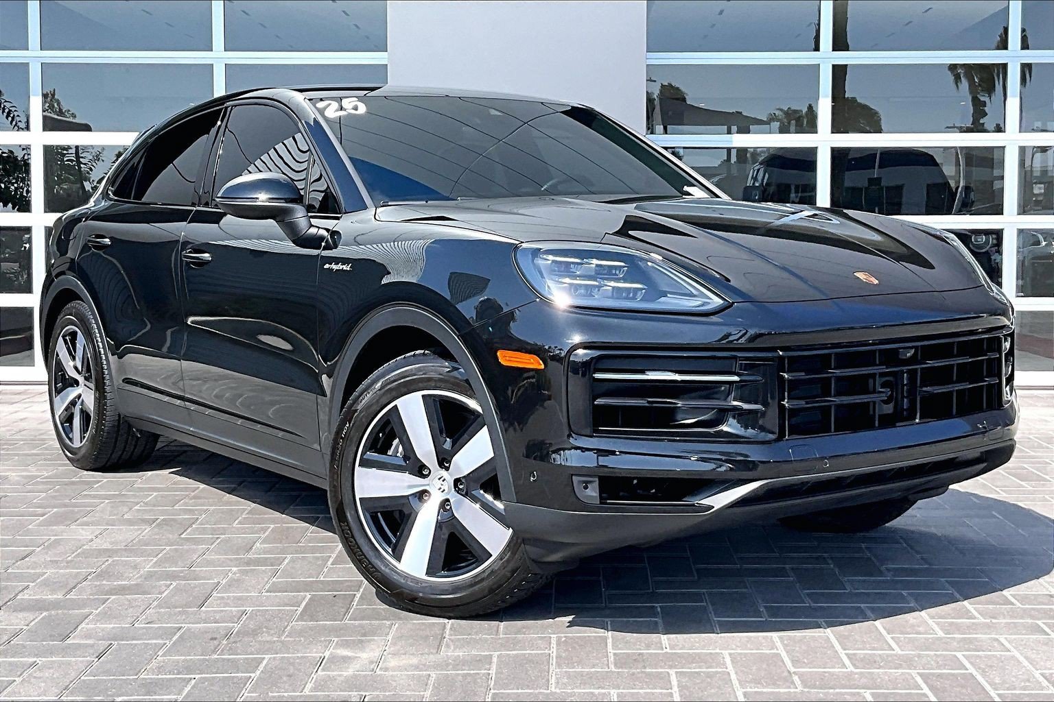 Certified 2025 Porsche Cayenne E-Hybrid Coupe w/ Premium Package Plus AWD/4WD image 3