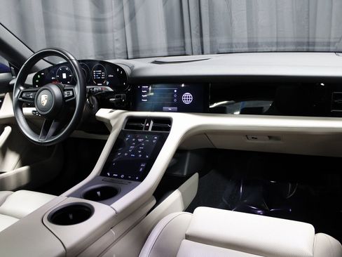 Certified 2021 Porsche Taycan image 22