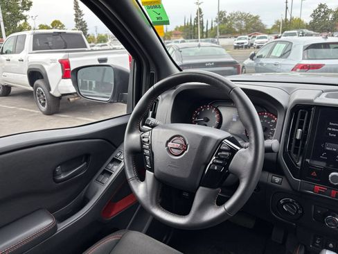 Used 2026 Nissan Frontier PRO-4X AWD/4WD image 29