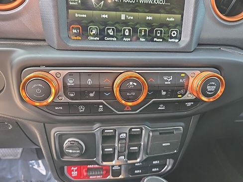 Used 2022 Jeep Gladiator Mojave w/ LED Lighting Group image 35