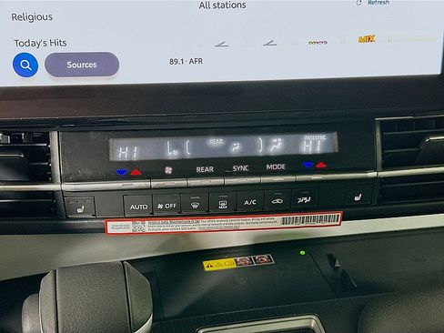 New 2026 Toyota Sienna XLE image 15