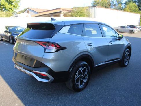 Used 2024 Kia Sportage LX image 8