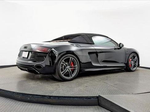 Used 2011 Audi R8 V10 w/ Enhanced Leather Pkg image 28
