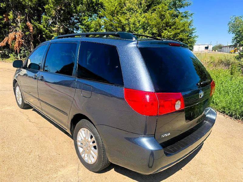 Used 2008 Toyota Sienna XLE FWD image 12