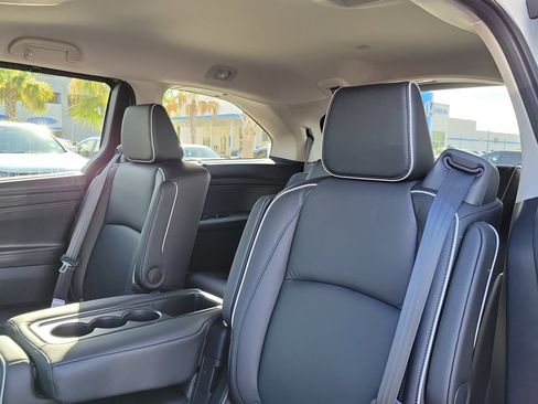 Certified 2026 Honda Odyssey Touring image 17