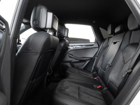 Used 2018 Porsche Macan image 18