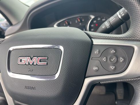 Used 2023 GMC Acadia SLE w/ Driver Convenience Package image 16