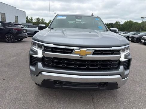 Used 2023 Chevrolet Silverado 1500 LT AWD/4WD image 6