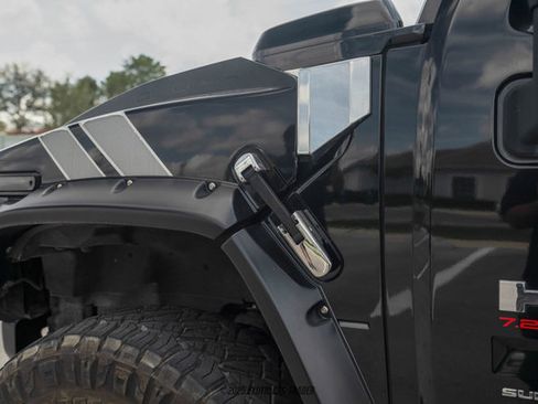 Used 2004 HUMMER H2 w/ Preferred Equipment Group image 98